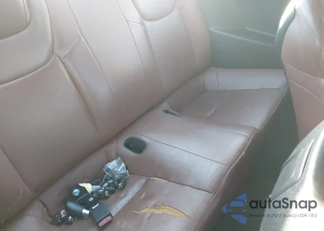 2010 Hyundai Genesis 3.8 Grand Touring z USA, uszkodzony, nr VIN KMHHU6KHXAU035115